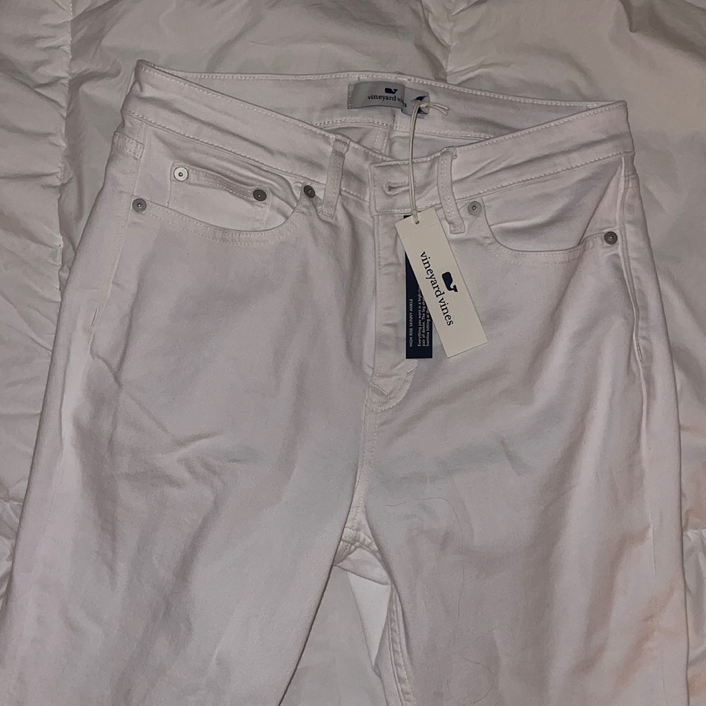 Never worn vineyard vines white jeans size 29